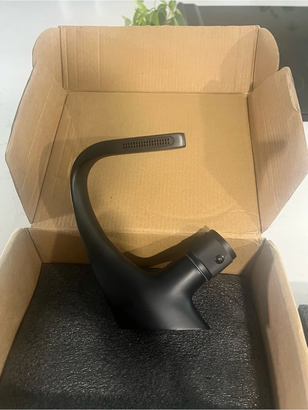 Matte Black Waterfall Bathroom Faucet – Single-Handle Modern Vanity Mixer